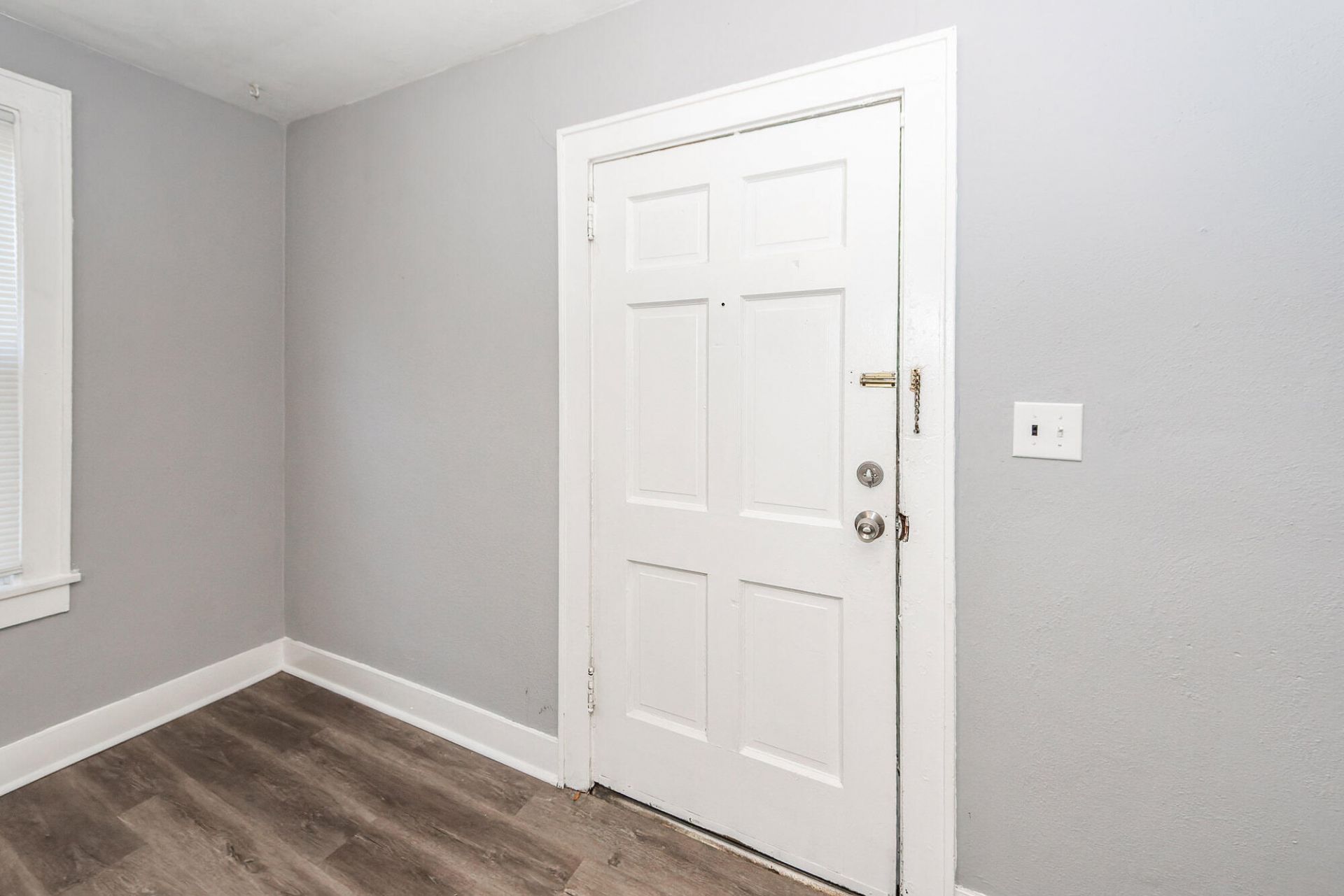 2620 Woodlawn Avenue Photo 4