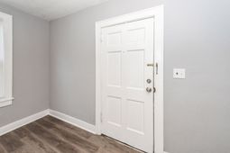 2620 Woodlawn Avenue photo 4