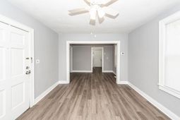 2620 Woodlawn Avenue photo 4