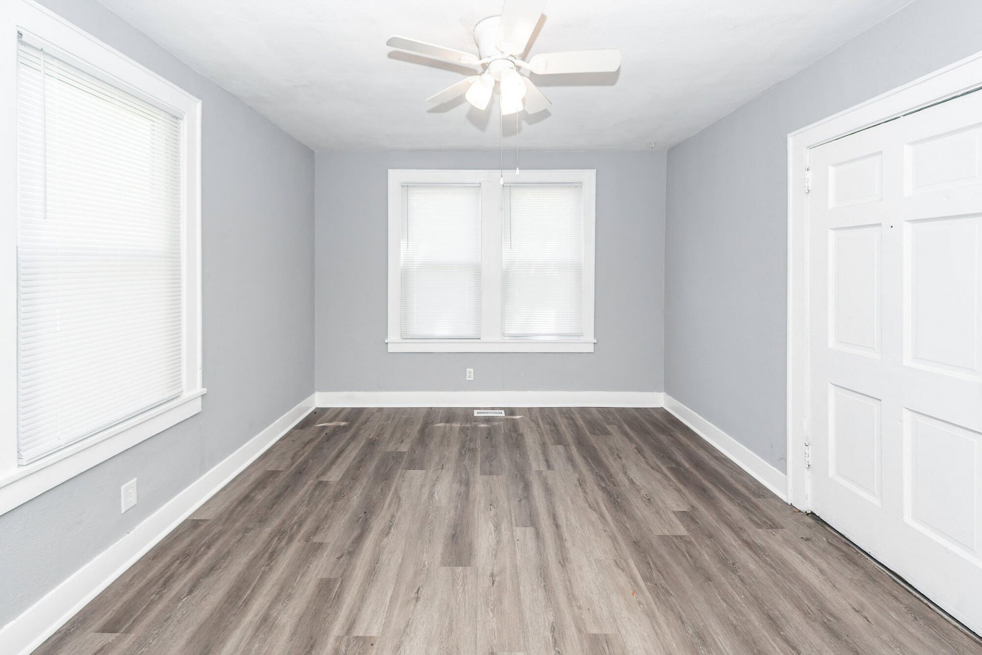 2620 Woodlawn Avenue Photo 7