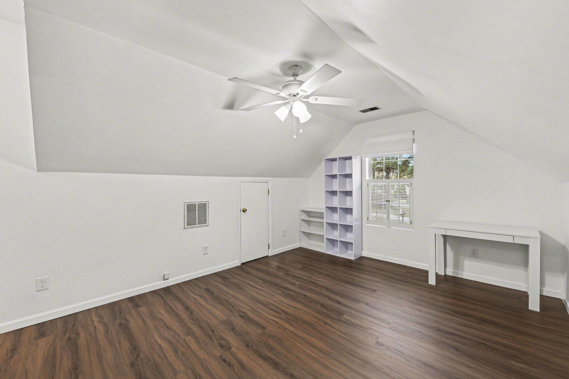 204 Wickford Court Photo 25