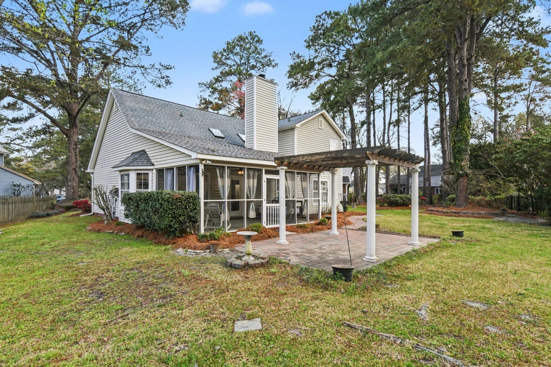 204 Wickford Court Photo 32