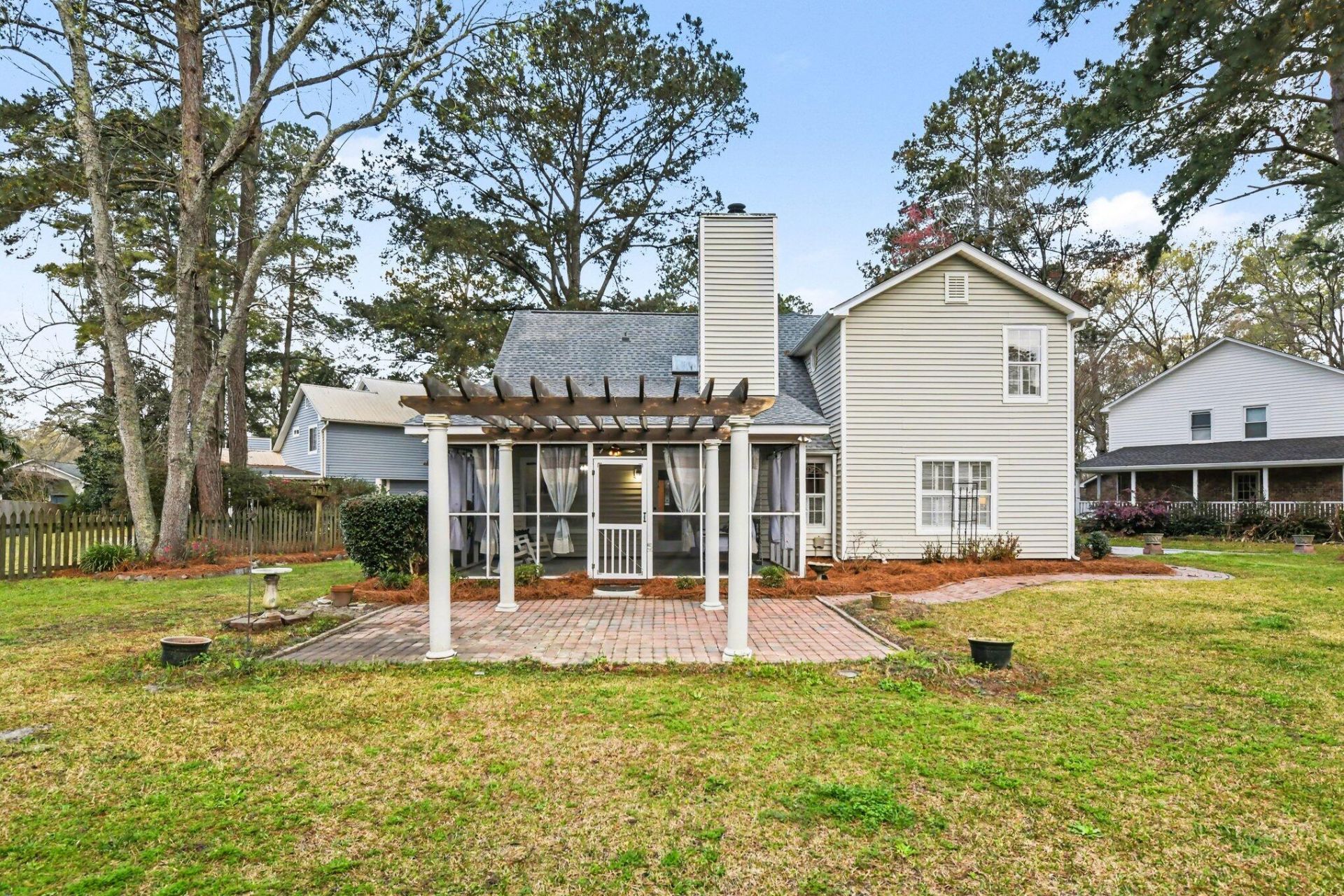 204 Wickford Court Photo 33