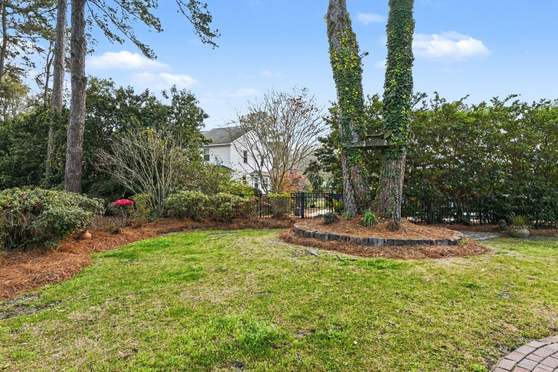 204 Wickford Court Photo 34