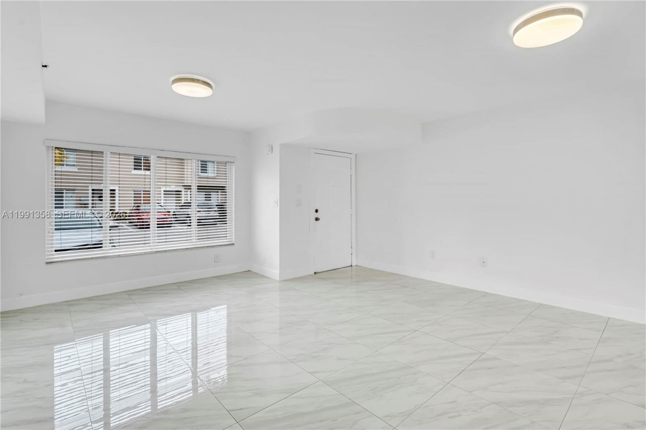 164 Riviera Cir, Weston, FL 33326 Photo