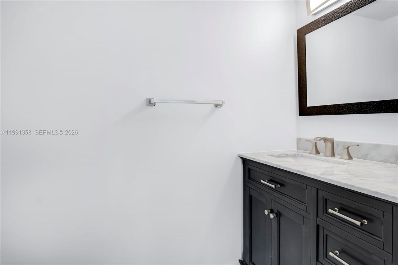 164 Riviera Cir, Weston, FL 33326 Photo