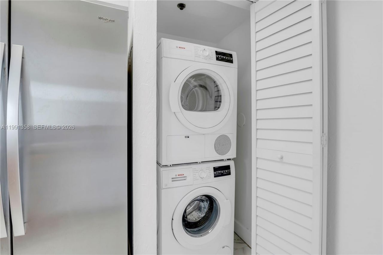 164 Riviera Cir, Weston, FL 33326 Photo