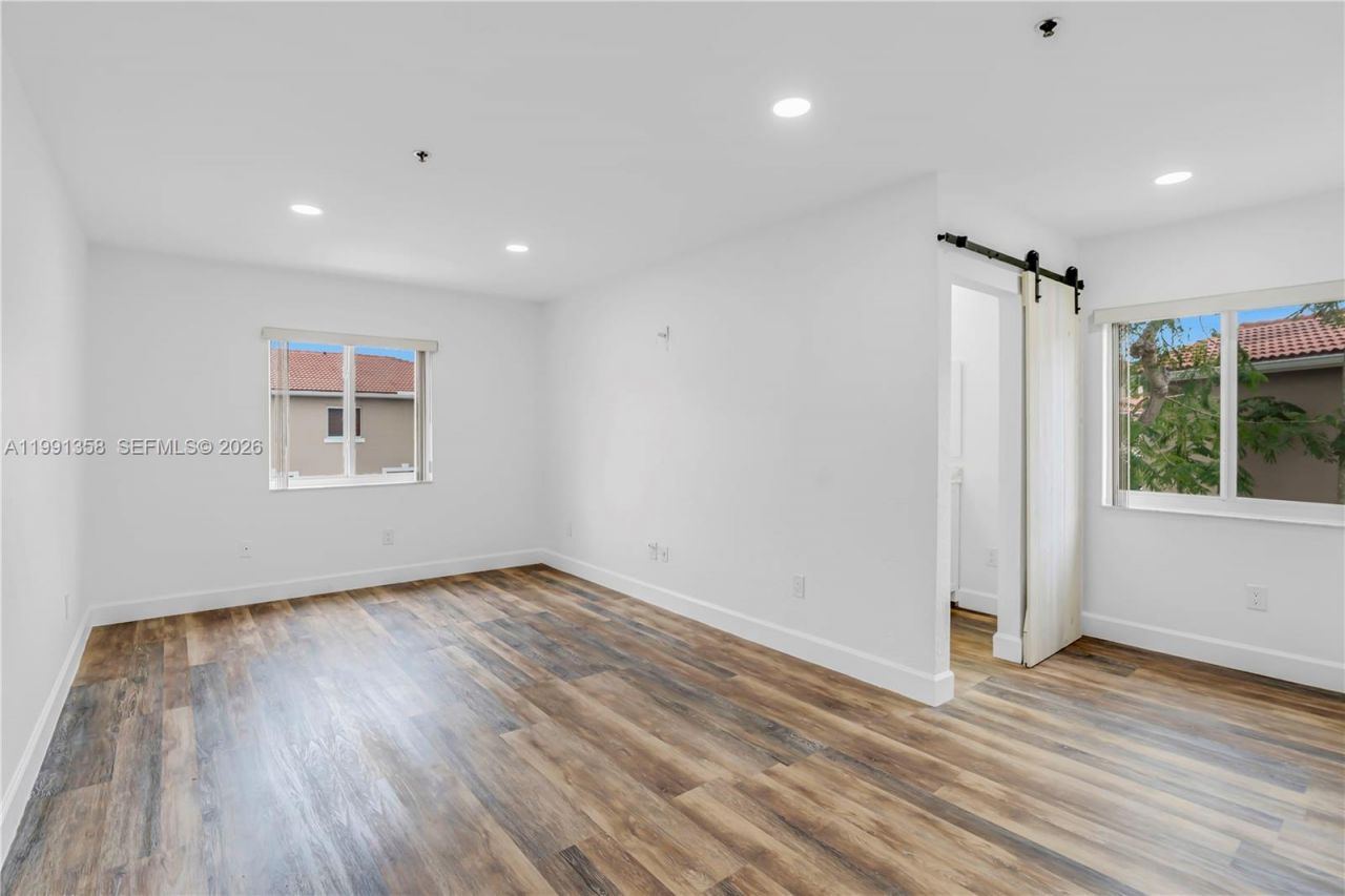 164 Riviera Cir, Weston, FL 33326 Photo