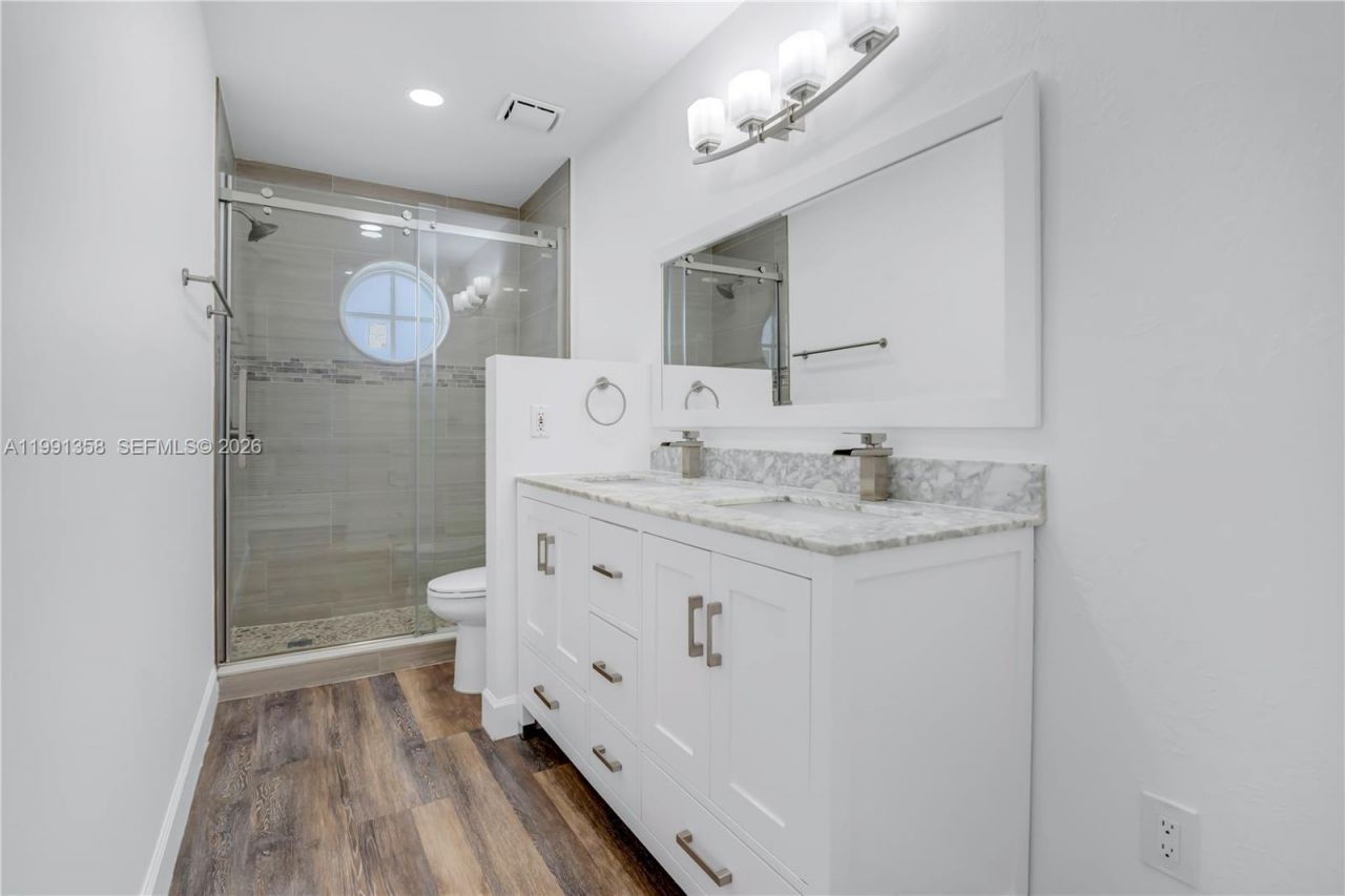 164 Riviera Cir, Weston, FL 33326 Photo