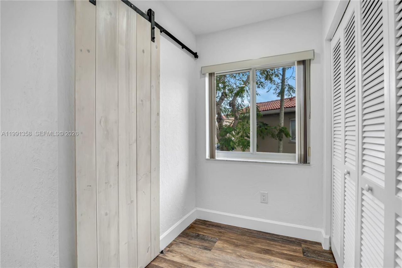 164 Riviera Cir, Weston, FL 33326 Photo