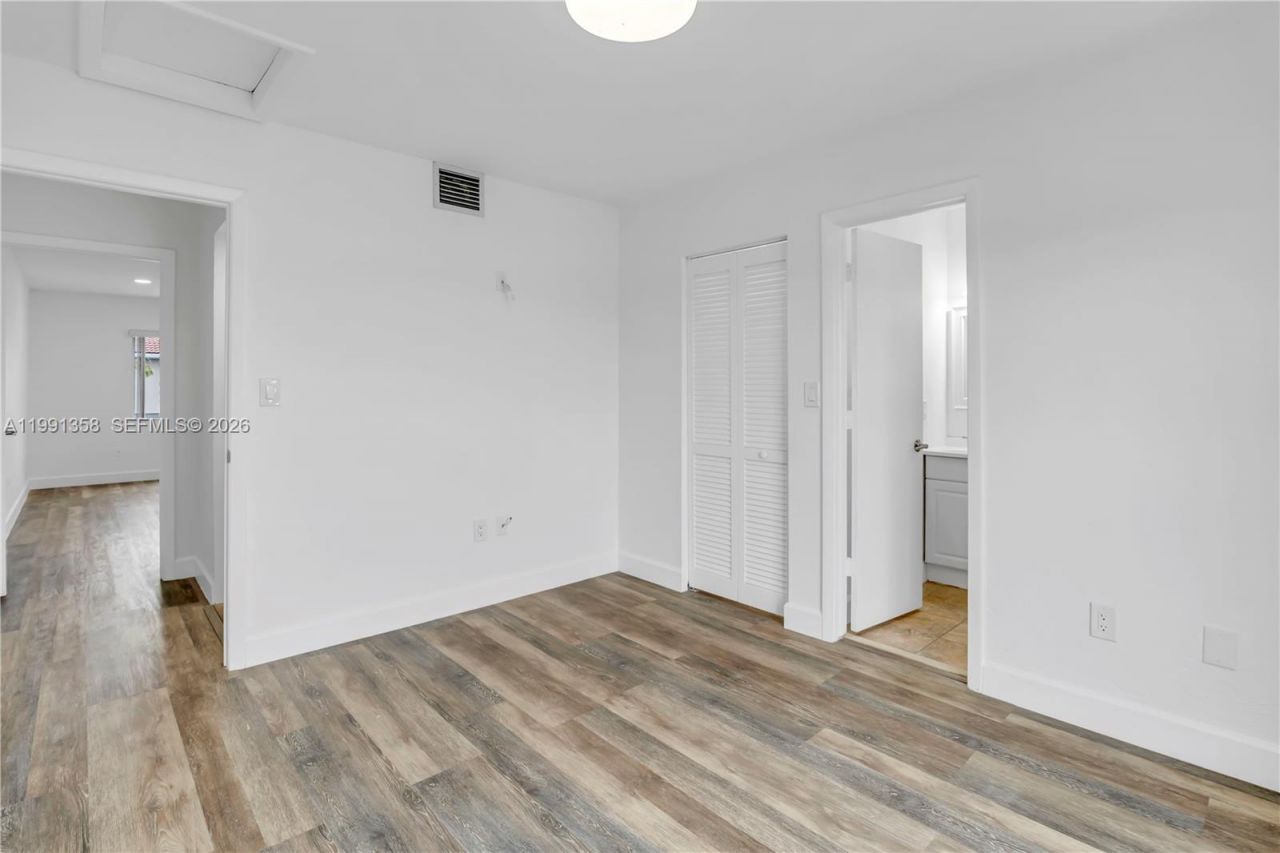 164 Riviera Cir, Weston, FL 33326 Photo