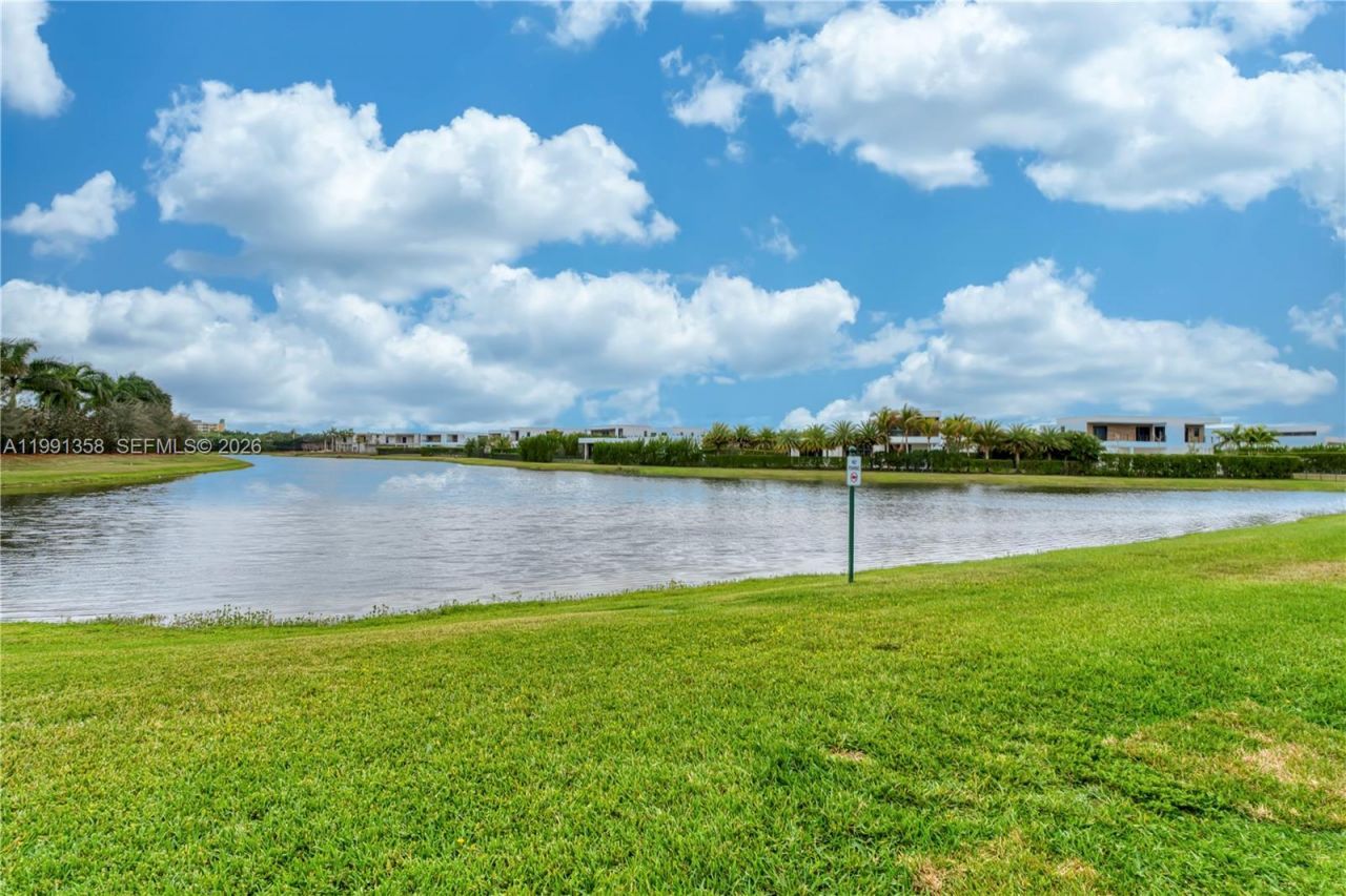 164 Riviera Cir, Weston, FL 33326 Photo