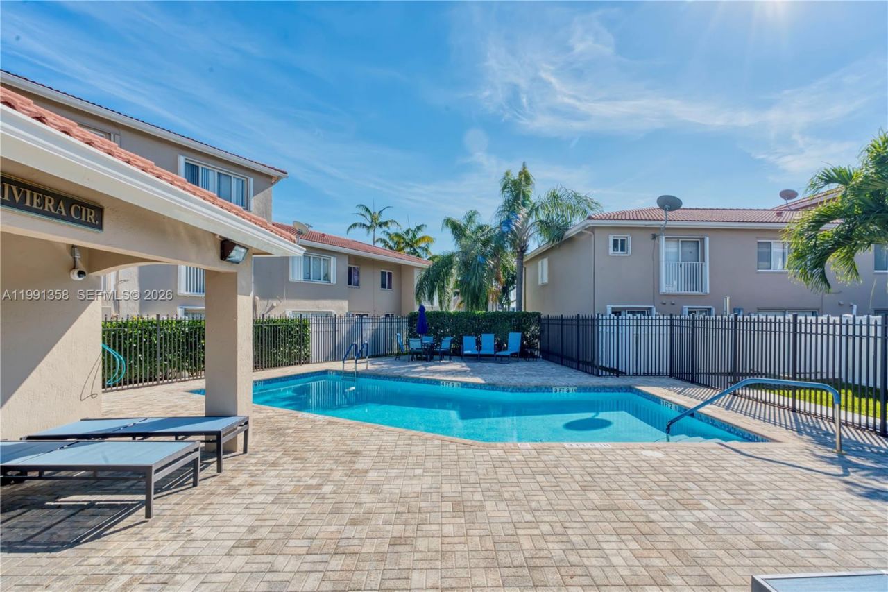 164 Riviera Cir, Weston, FL 33326 Photo