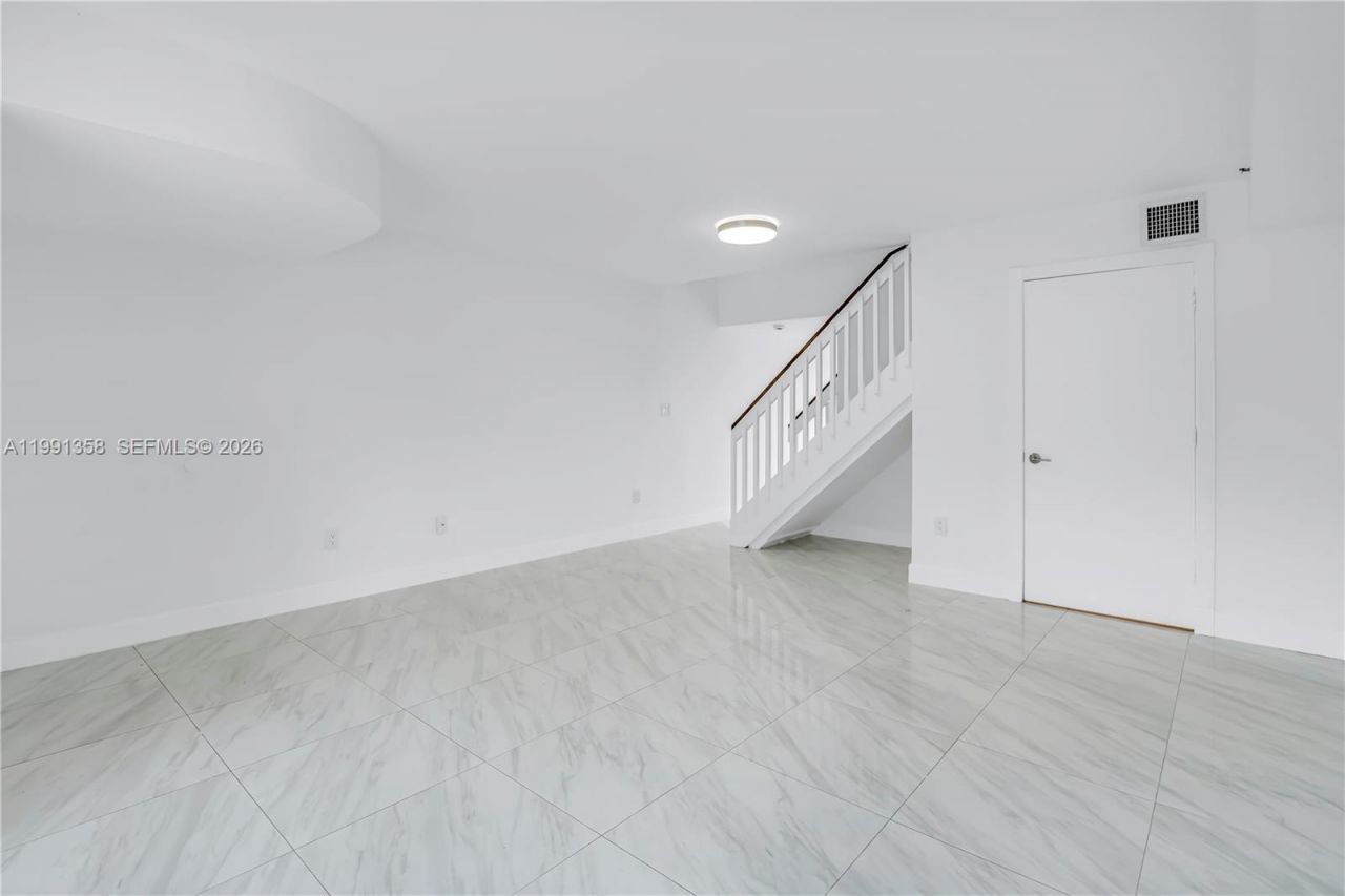 164 Riviera Cir, Weston, FL 33326 Photo