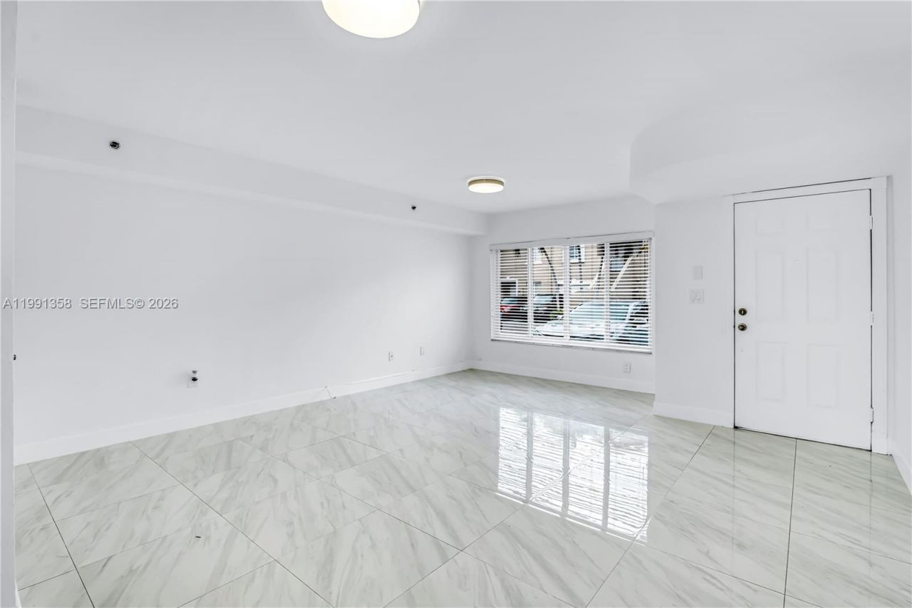 164 Riviera Cir, Weston, FL 33326 Photo