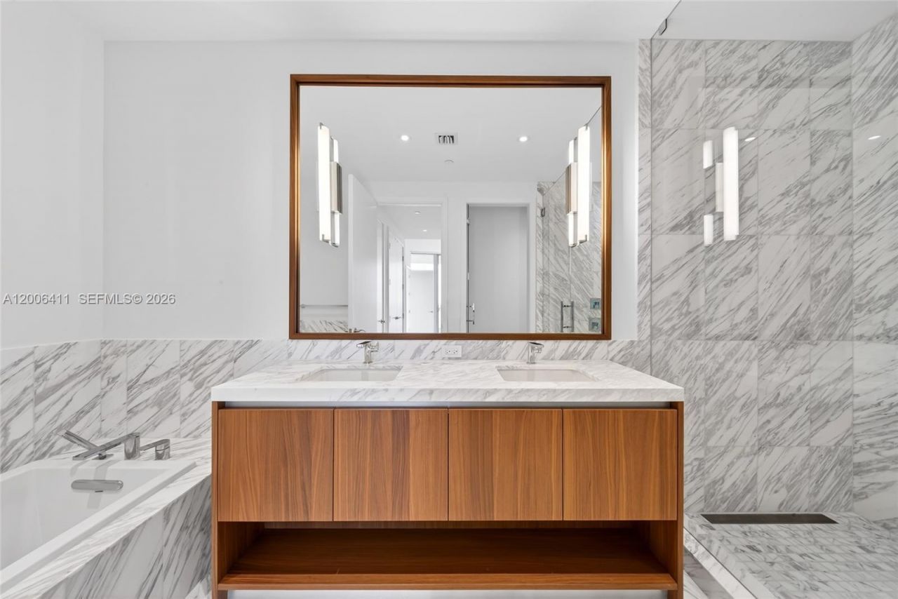 175 SE 25th Road , Unit 1202, Miami, FL 33129 Photo