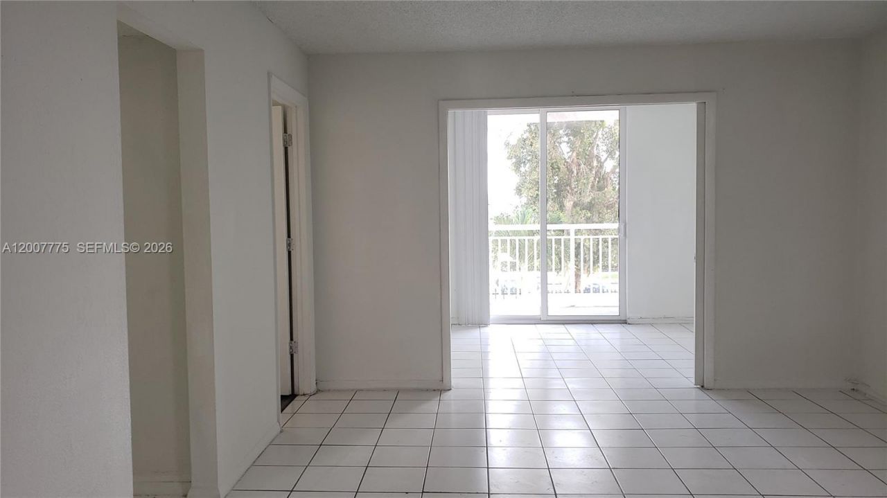 1251 NE 108th St , Unit 215, Miami, FL 33161 Photo