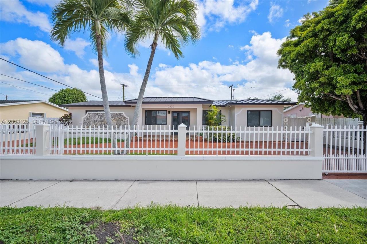 10320 SW 38th Ter, Miami, FL 33165 Photo