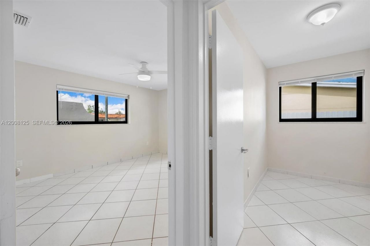 10320 SW 38th Ter, Miami, FL 33165 Photo