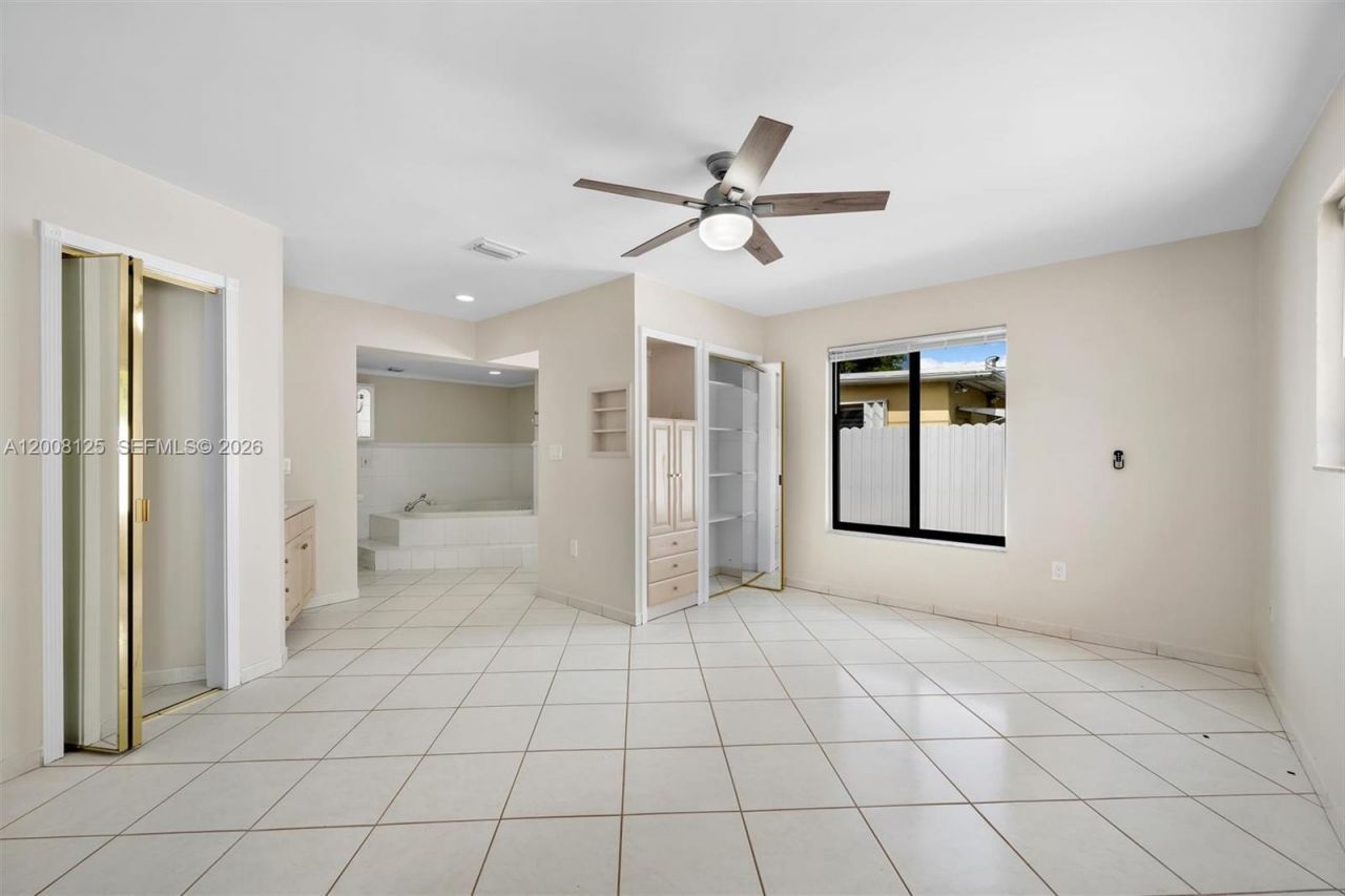 10320 SW 38th Ter, Miami, FL 33165 Photo