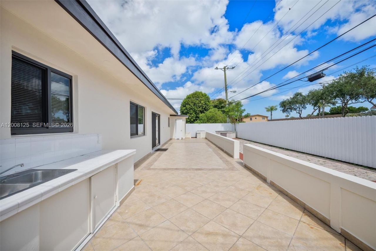 10320 SW 38th Ter, Miami, FL 33165 Photo