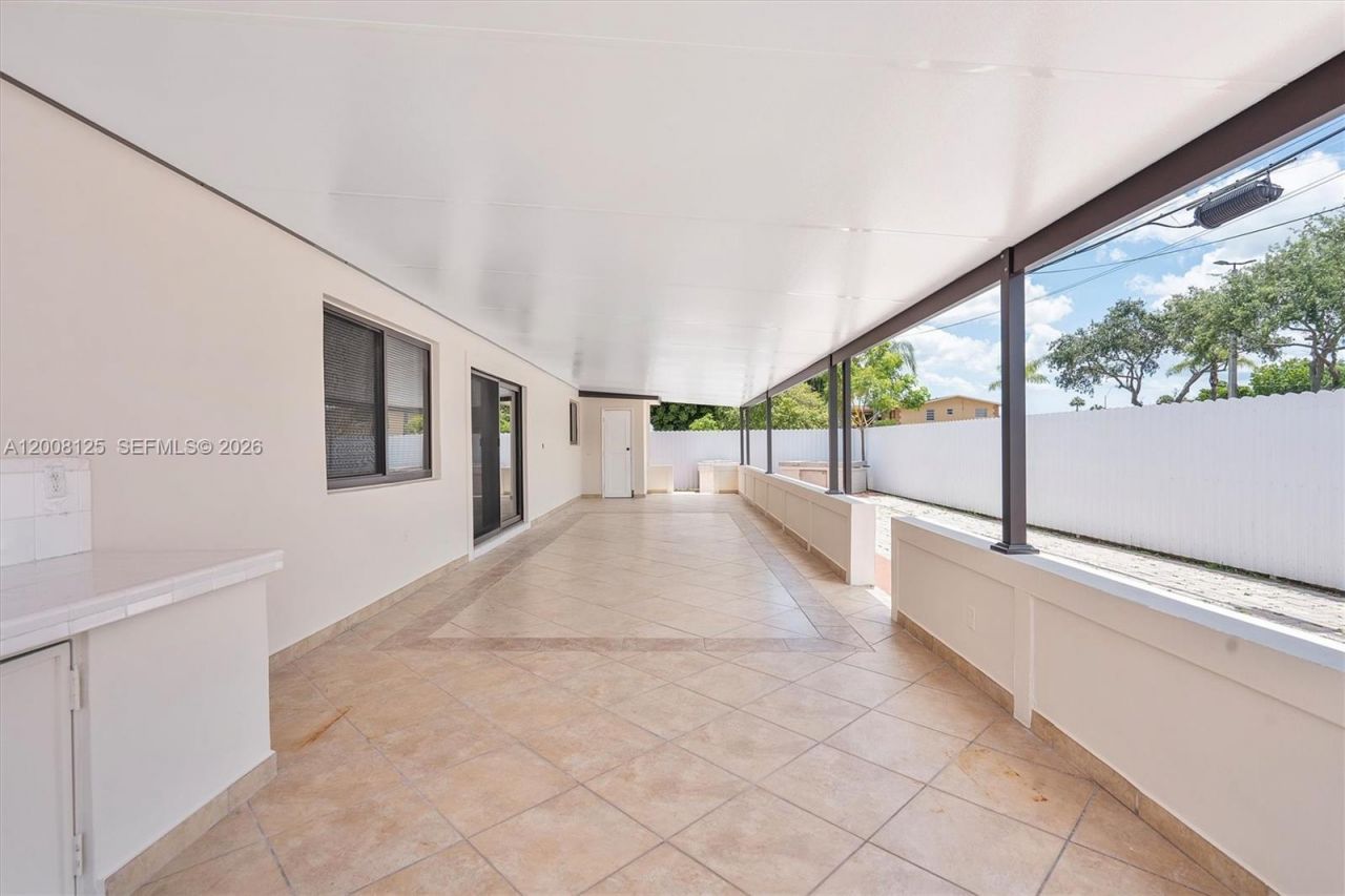 10320 SW 38th Ter, Miami, FL 33165 Photo