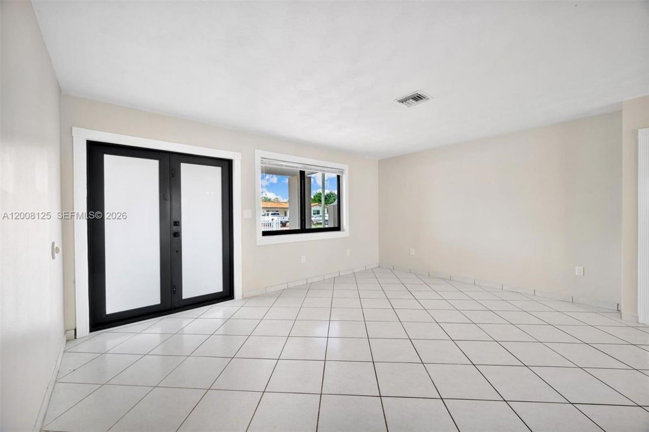 10320 SW 38th Ter, Miami, FL 33165 Photo