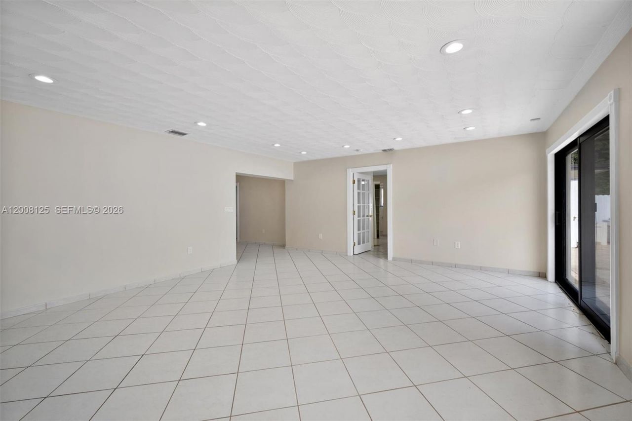 10320 SW 38th Ter, Miami, FL 33165 Photo