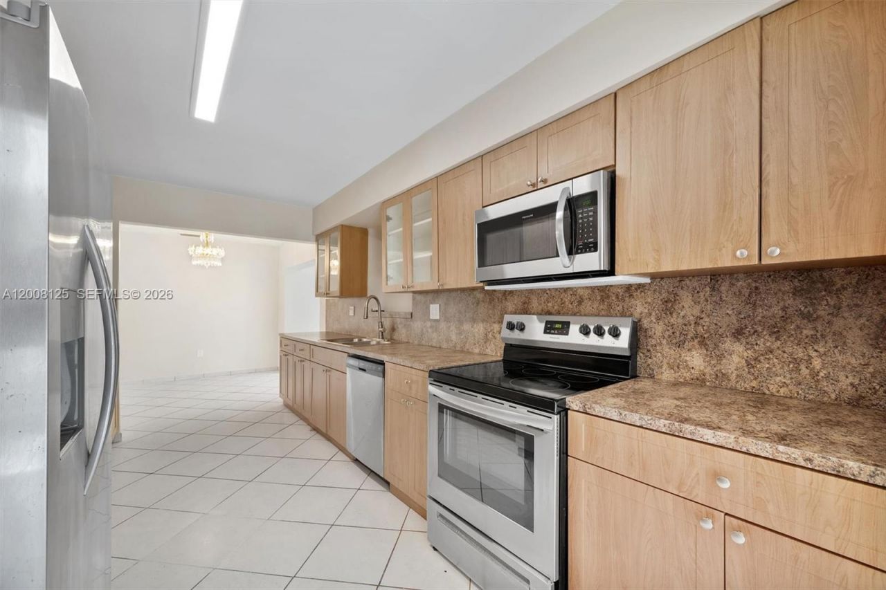 10320 SW 38th Ter, Miami, FL 33165 Photo