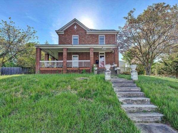 624 S Maple ST , Vinton, VA 24179