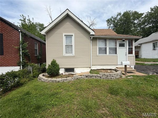 7043 Florence Place , Jennings, MO 63136