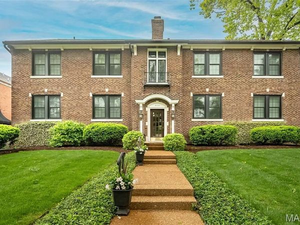 215 N Central Avenue, Unit 2S, Clayton, MO 63105