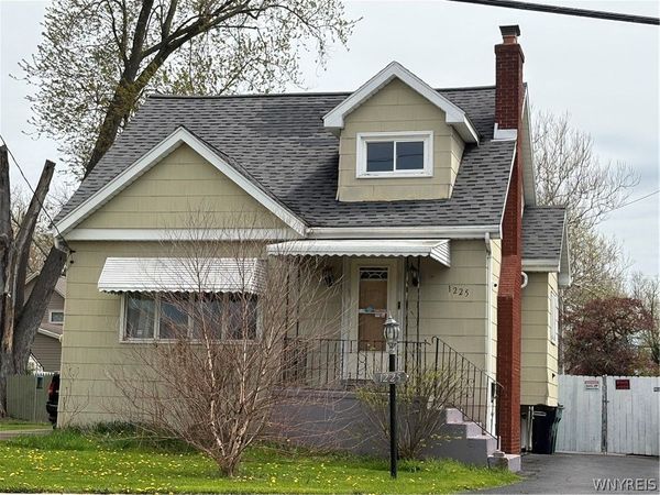 1225 N Military Road, Niagara Falls, NY 14304