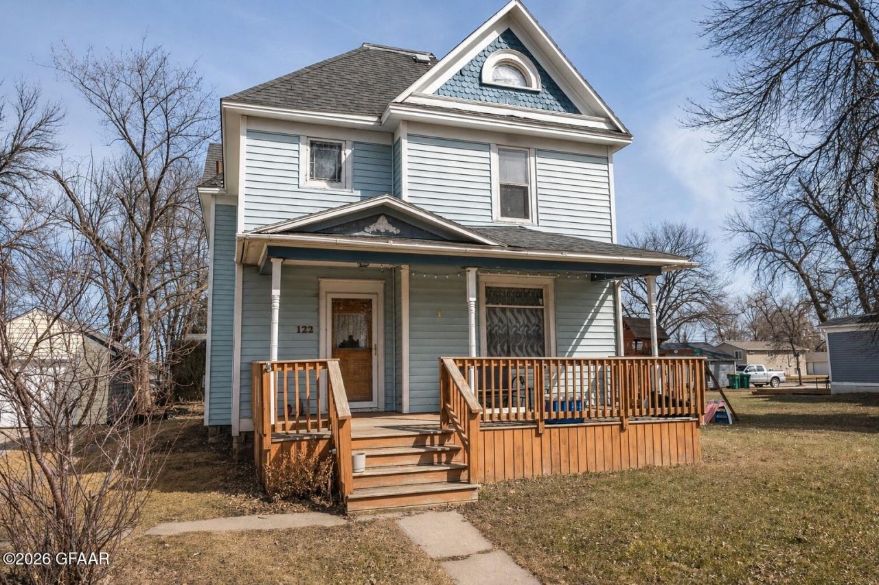 122 4TH Avenue NE primary photo