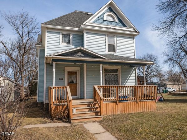 122 4TH Avenue NE, Mayville, ND 58257