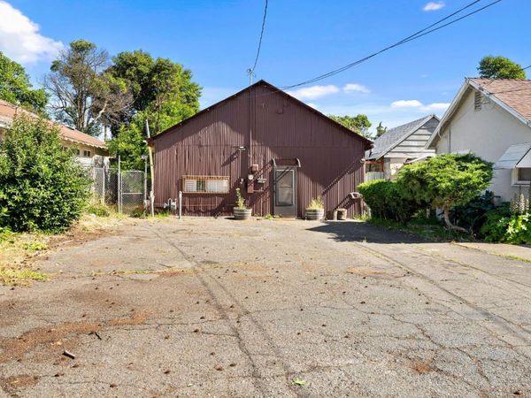 2143 Perkins Way, Sacramento, CA 95818