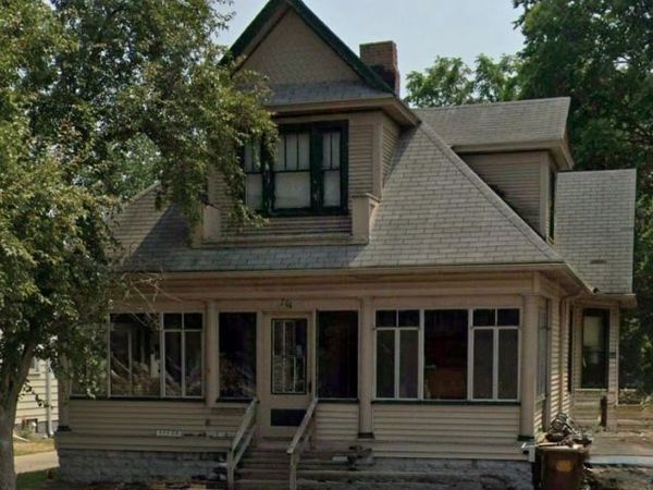 204 N Division Avenue , Polo, IL 61064