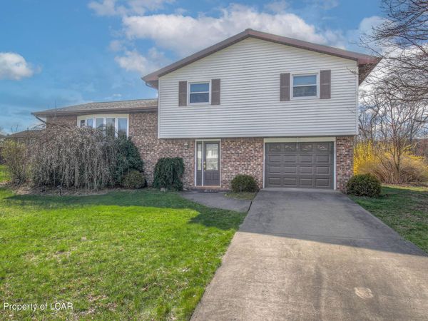 1609 S Hanover Street, Nanticoke, PA 18634