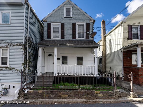 39 Lloyds Lane, Wilkes-Barre, PA 18702