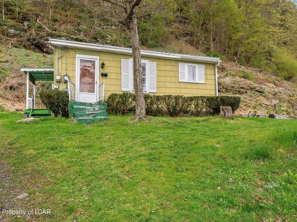 1872 Sullivan Trail, Pittston, PA 18643