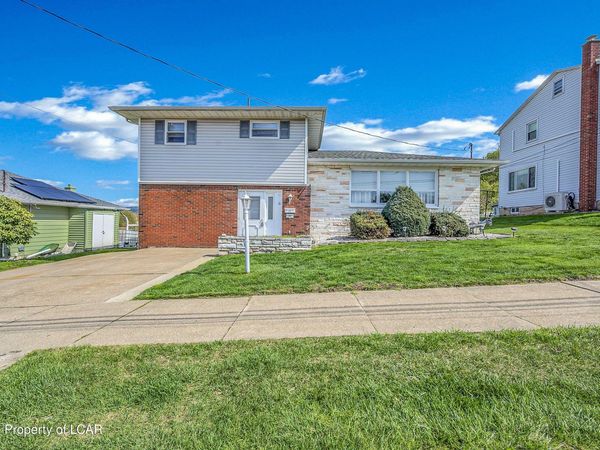 35 Sunrise Drive, Wilkes-Barre, PA 18705