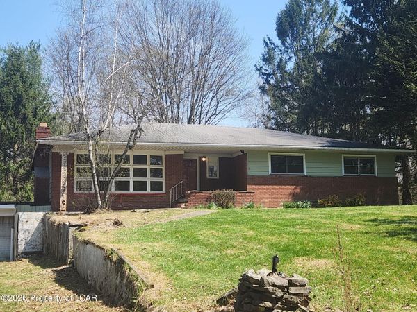 24 Flat Rock Road, Dallas, PA 18612