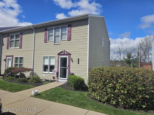 12 Richard Drive, Dallas, PA 18612