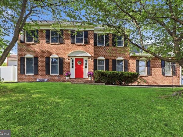 400 WHITE ROSE LANE, YORK, PA 17402