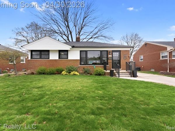 8439 Louise Avenue, Allen Park, MI 48101