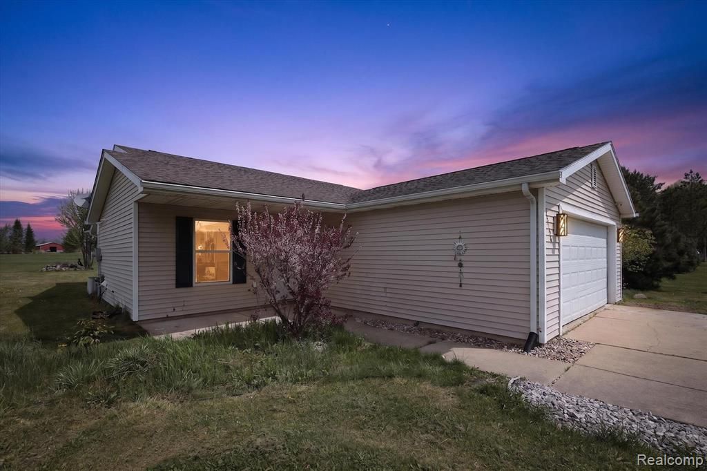 45196 76th Avenue , Decatur Township, MI 49045 Main Photo