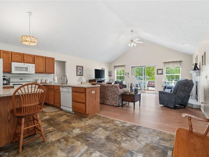 8047 Ravenna Road, Concord Township, OH 44077 Photo 3