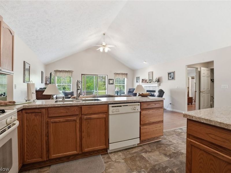 8047 Ravenna Road, Concord Township, OH 44077 Photo 5