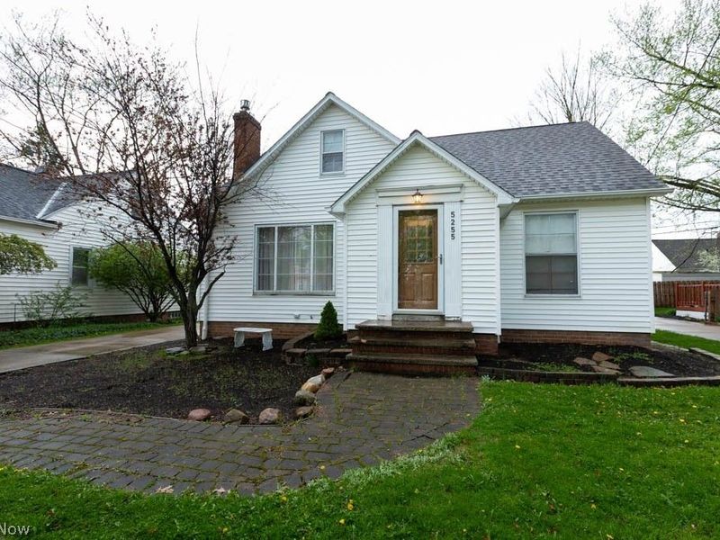 5255 Haverford Drive, Lyndhurst, OH 44124 Photo 4