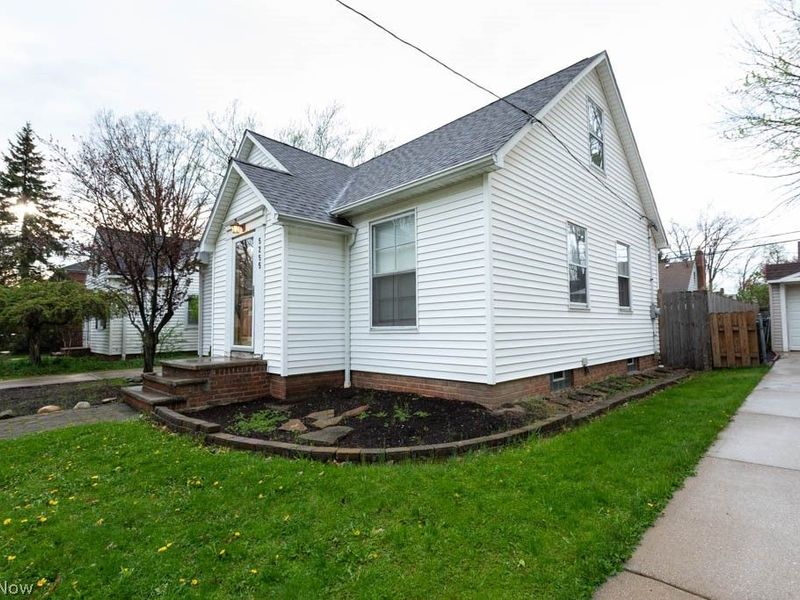 5255 Haverford Drive, Lyndhurst, OH 44124 Photo 7